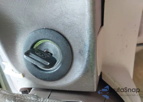 2002 Toyota Sienna Le из США, поврежденный, VIN 4T3ZF13C42U446734